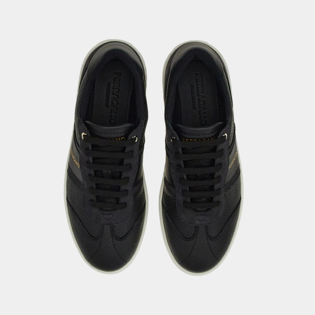 Tenis Dama Logo-Print Almond-Toe Negro S.F.